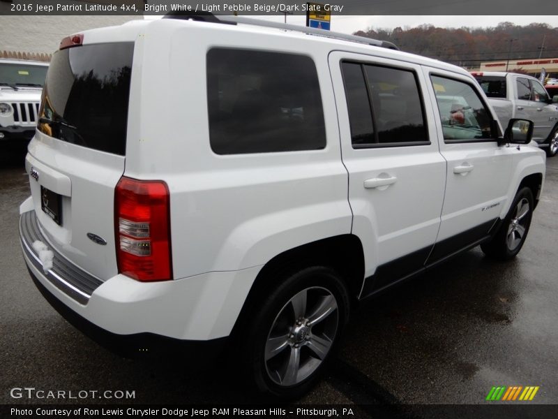 Bright White / Light Pebble Beige/Dark Slate Gray 2016 Jeep Patriot Latitude 4x4