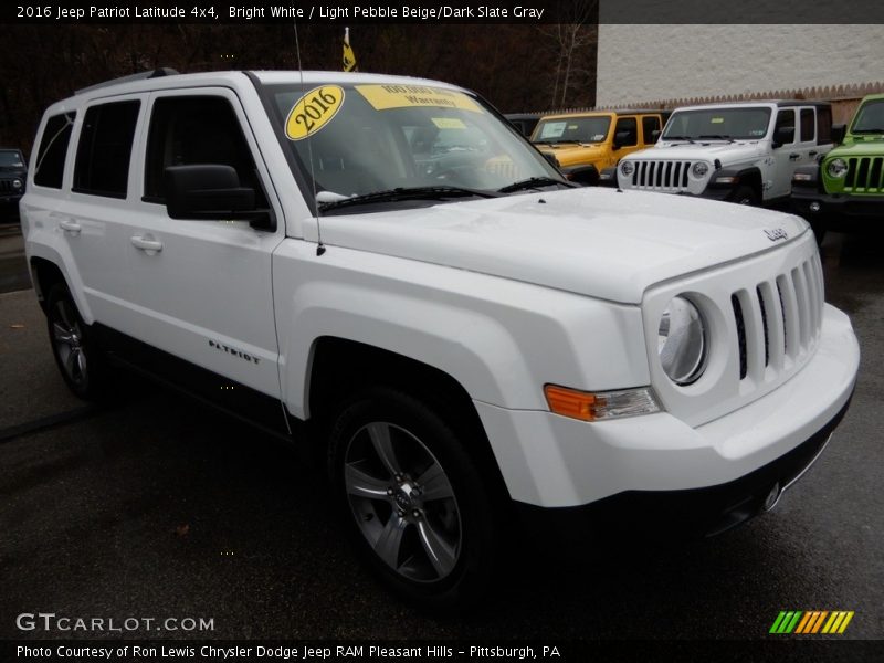Bright White / Light Pebble Beige/Dark Slate Gray 2016 Jeep Patriot Latitude 4x4