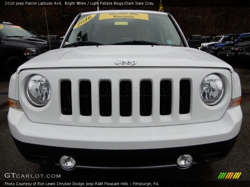 Bright White / Light Pebble Beige/Dark Slate Gray 2016 Jeep Patriot Latitude 4x4
