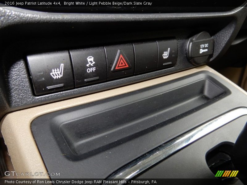 Bright White / Light Pebble Beige/Dark Slate Gray 2016 Jeep Patriot Latitude 4x4