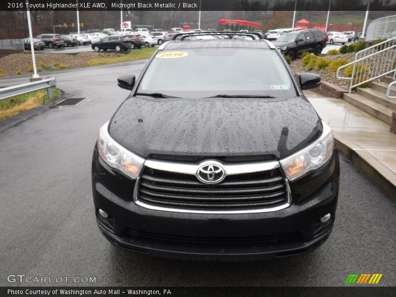 Midnight Black Metallic / Black 2016 Toyota Highlander XLE AWD