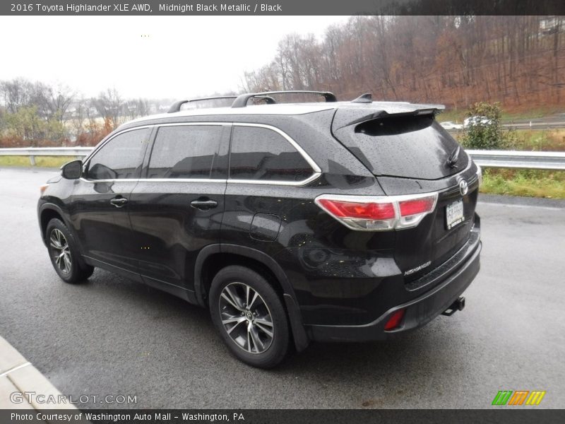 Midnight Black Metallic / Black 2016 Toyota Highlander XLE AWD