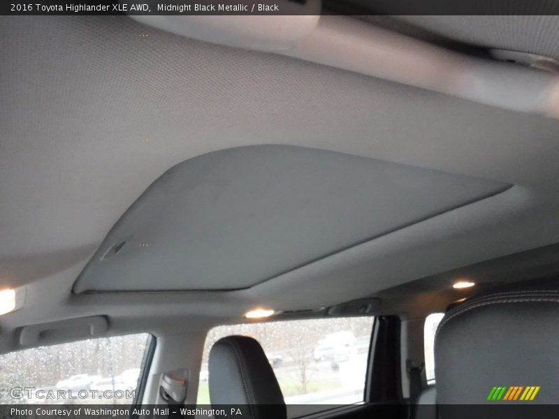 Midnight Black Metallic / Black 2016 Toyota Highlander XLE AWD