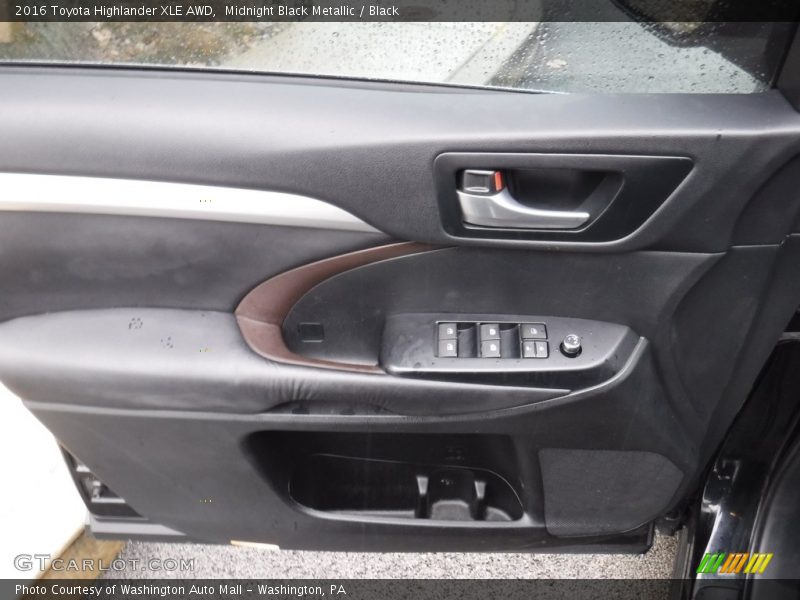 Midnight Black Metallic / Black 2016 Toyota Highlander XLE AWD