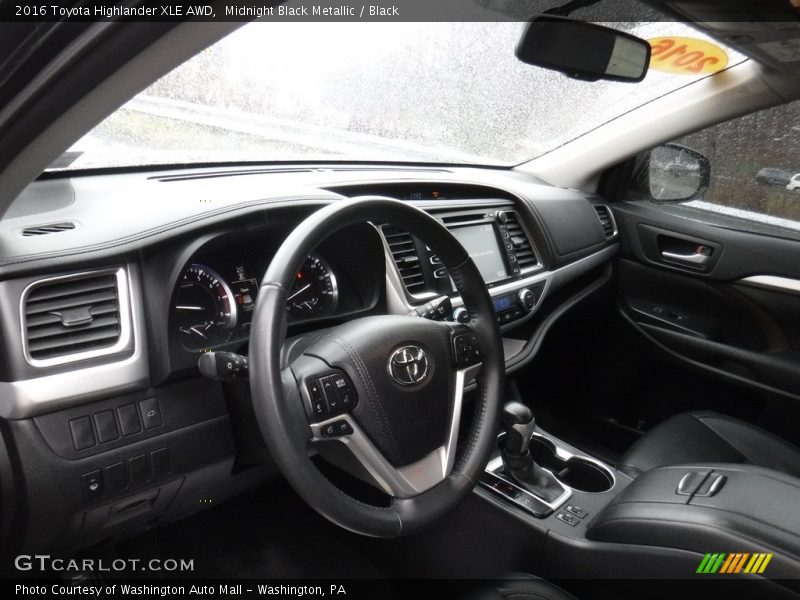 Midnight Black Metallic / Black 2016 Toyota Highlander XLE AWD