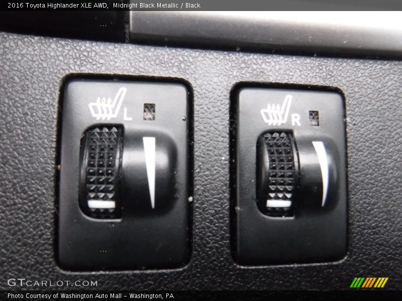 Midnight Black Metallic / Black 2016 Toyota Highlander XLE AWD