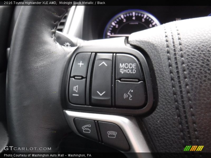 Midnight Black Metallic / Black 2016 Toyota Highlander XLE AWD