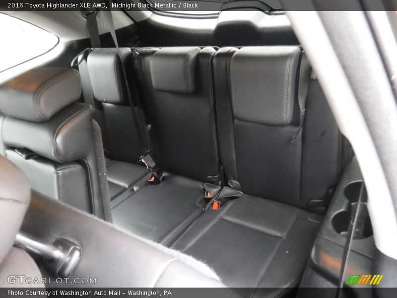 Midnight Black Metallic / Black 2016 Toyota Highlander XLE AWD