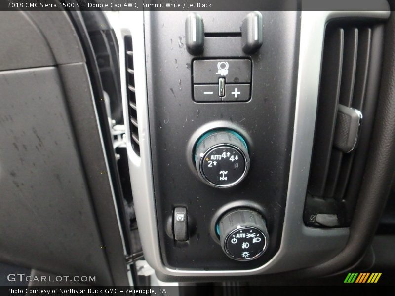 Summit White / Jet Black 2018 GMC Sierra 1500 SLE Double Cab 4WD