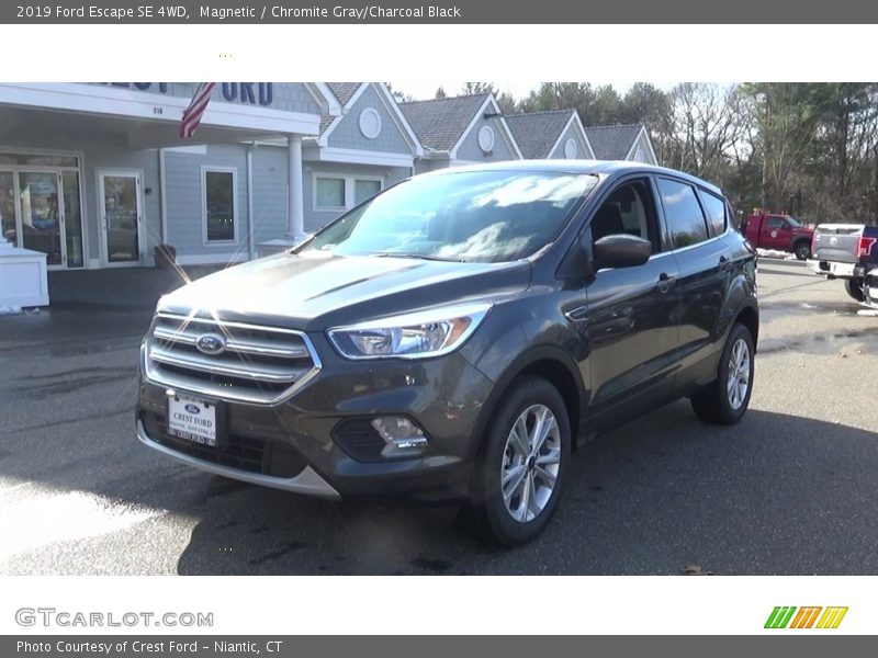 Magnetic / Chromite Gray/Charcoal Black 2019 Ford Escape SE 4WD