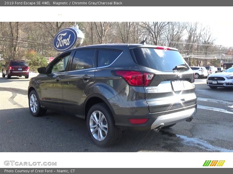 Magnetic / Chromite Gray/Charcoal Black 2019 Ford Escape SE 4WD