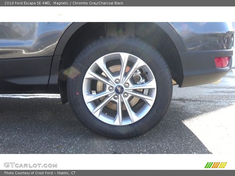 Magnetic / Chromite Gray/Charcoal Black 2019 Ford Escape SE 4WD
