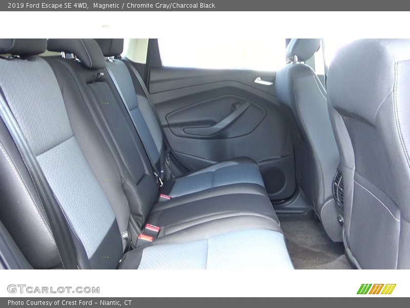 Magnetic / Chromite Gray/Charcoal Black 2019 Ford Escape SE 4WD
