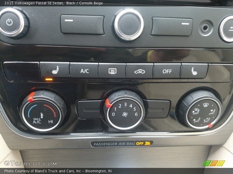 Black / Cornsilk Beige 2015 Volkswagen Passat SE Sedan