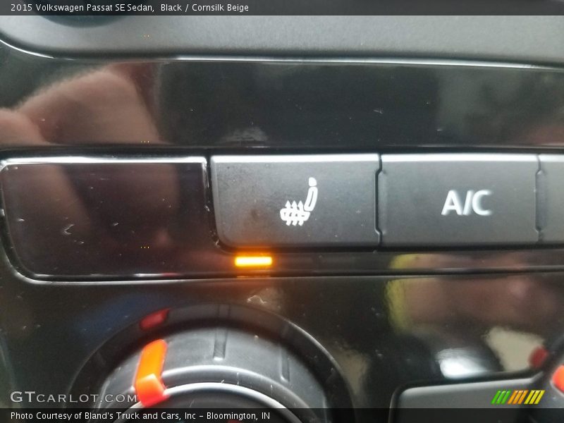 Black / Cornsilk Beige 2015 Volkswagen Passat SE Sedan