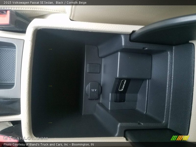 Black / Cornsilk Beige 2015 Volkswagen Passat SE Sedan