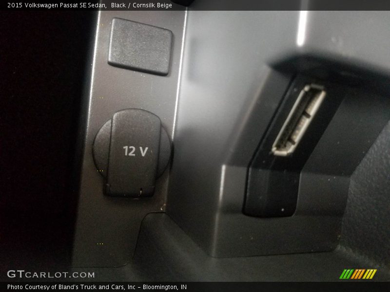 Black / Cornsilk Beige 2015 Volkswagen Passat SE Sedan