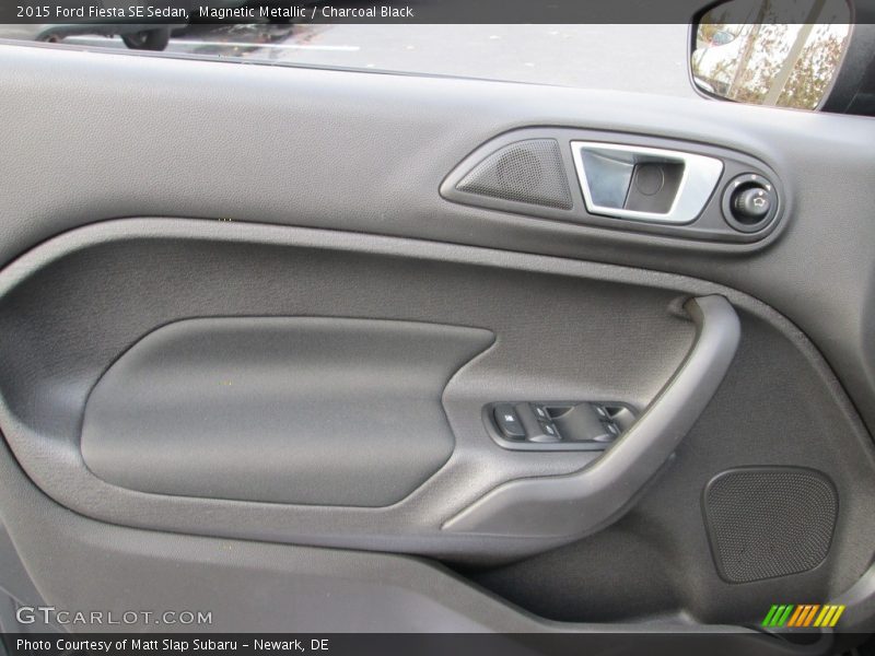 Magnetic Metallic / Charcoal Black 2015 Ford Fiesta SE Sedan