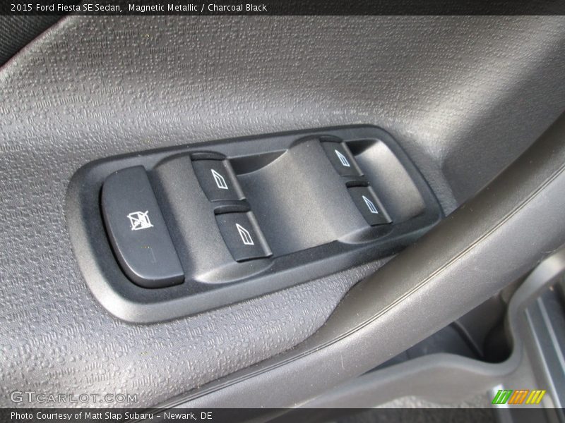 Magnetic Metallic / Charcoal Black 2015 Ford Fiesta SE Sedan