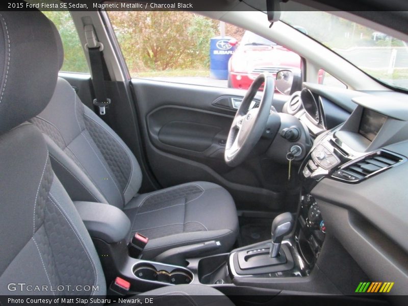 Magnetic Metallic / Charcoal Black 2015 Ford Fiesta SE Sedan