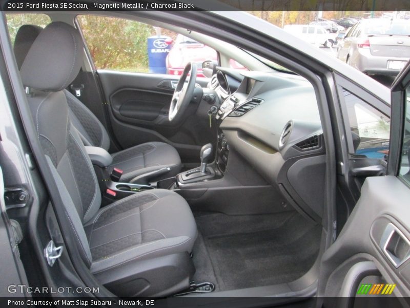 Magnetic Metallic / Charcoal Black 2015 Ford Fiesta SE Sedan