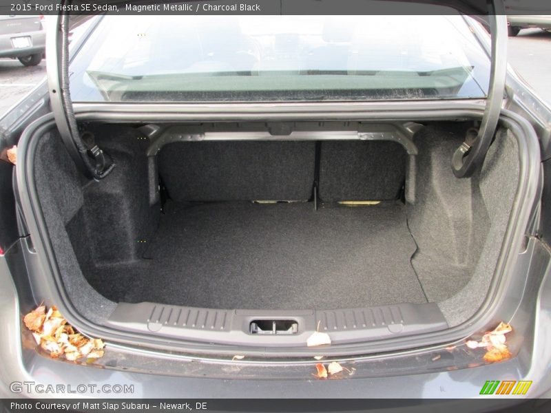 Magnetic Metallic / Charcoal Black 2015 Ford Fiesta SE Sedan