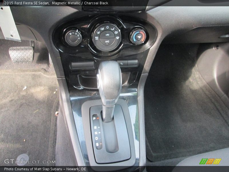 Magnetic Metallic / Charcoal Black 2015 Ford Fiesta SE Sedan