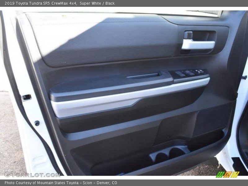 Super White / Black 2019 Toyota Tundra SR5 CrewMax 4x4