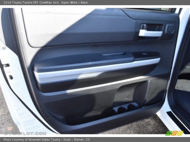 Super White / Black 2019 Toyota Tundra SR5 CrewMax 4x4