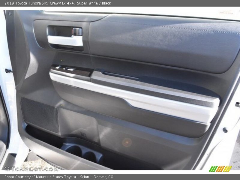 Super White / Black 2019 Toyota Tundra SR5 CrewMax 4x4