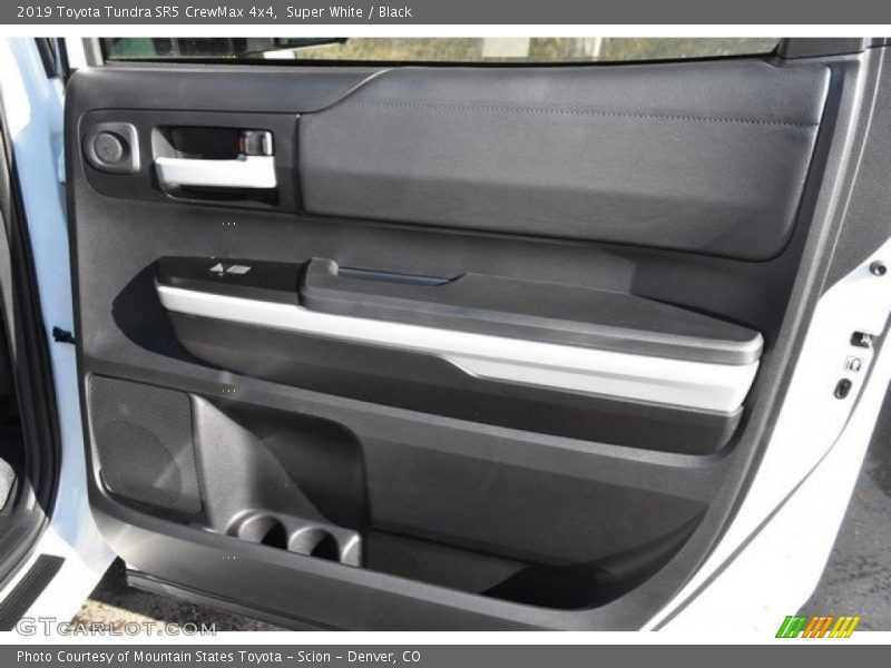 Super White / Black 2019 Toyota Tundra SR5 CrewMax 4x4