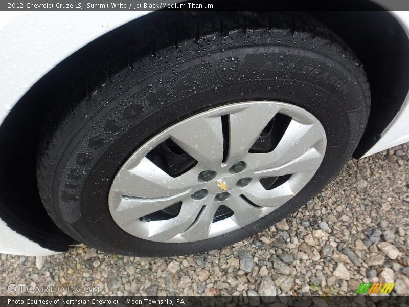 Summit White / Jet Black/Medium Titanium 2012 Chevrolet Cruze LS