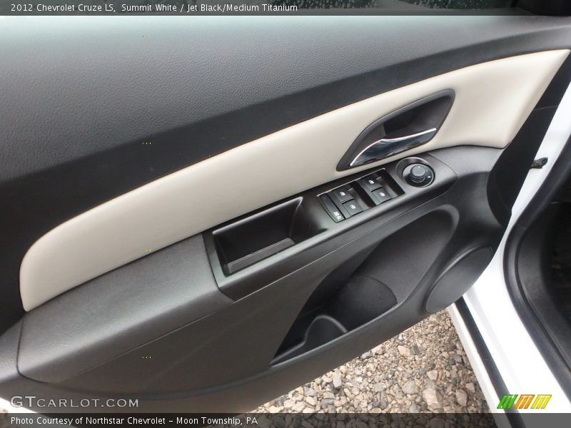 Summit White / Jet Black/Medium Titanium 2012 Chevrolet Cruze LS