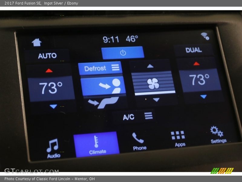 Ingot Silver / Ebony 2017 Ford Fusion SE