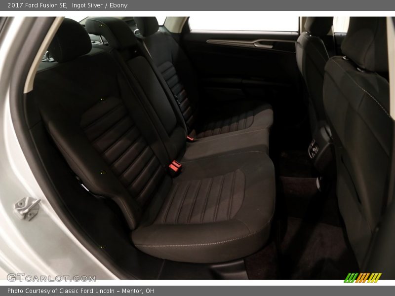 Ingot Silver / Ebony 2017 Ford Fusion SE