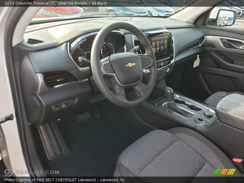 Silver Ice Metallic / Jet Black 2019 Chevrolet Traverse LT