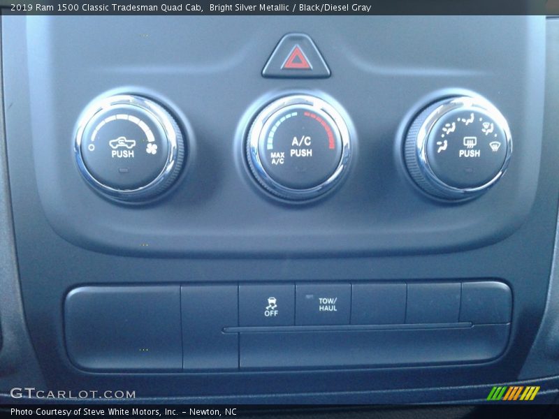 Bright Silver Metallic / Black/Diesel Gray 2019 Ram 1500 Classic Tradesman Quad Cab