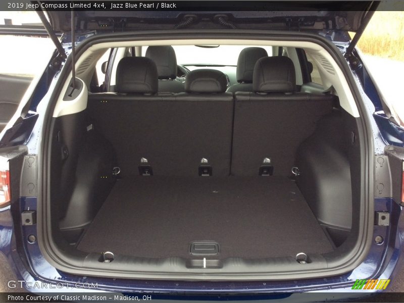 2019 Compass Limited 4x4 Trunk