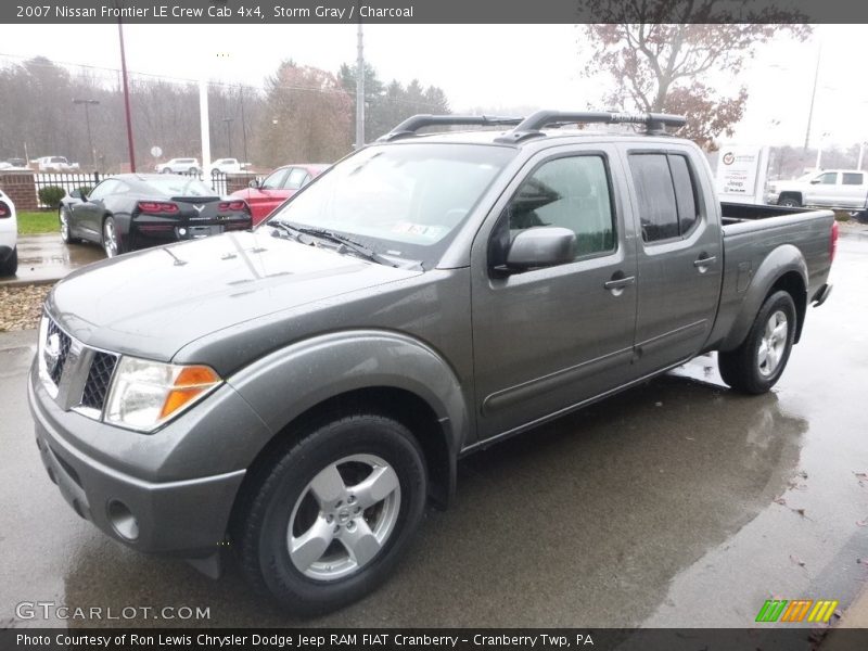 Storm Gray / Charcoal 2007 Nissan Frontier LE Crew Cab 4x4