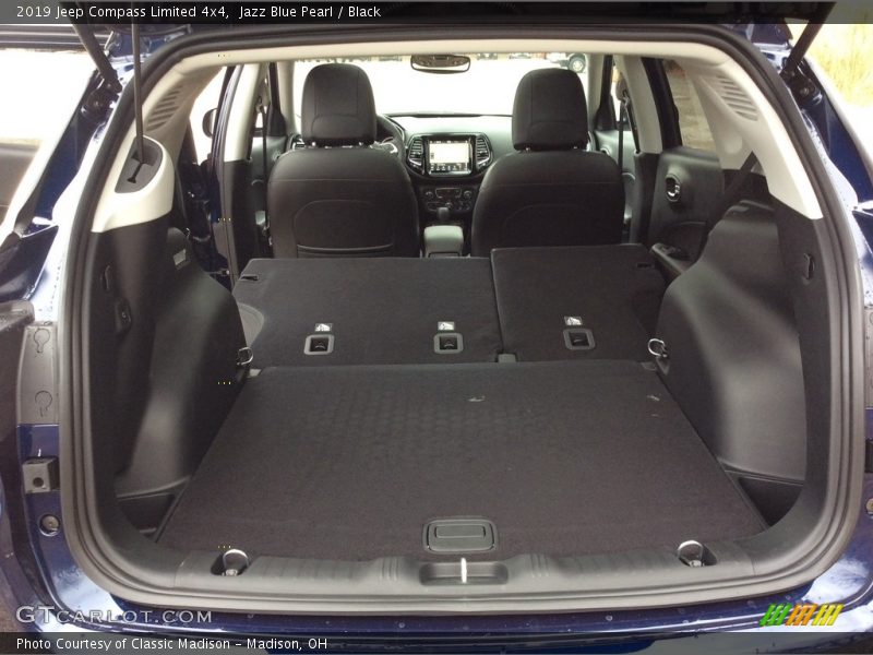  2019 Compass Limited 4x4 Trunk