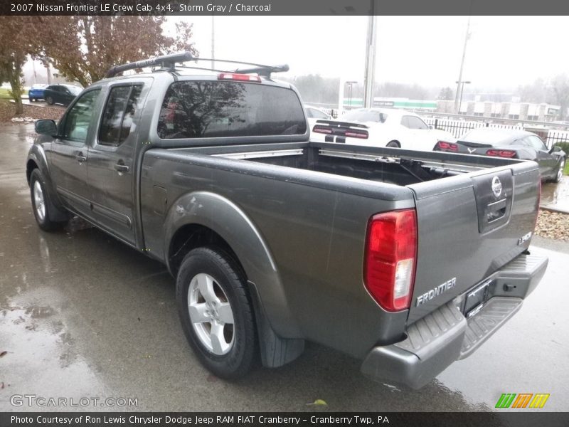 Storm Gray / Charcoal 2007 Nissan Frontier LE Crew Cab 4x4