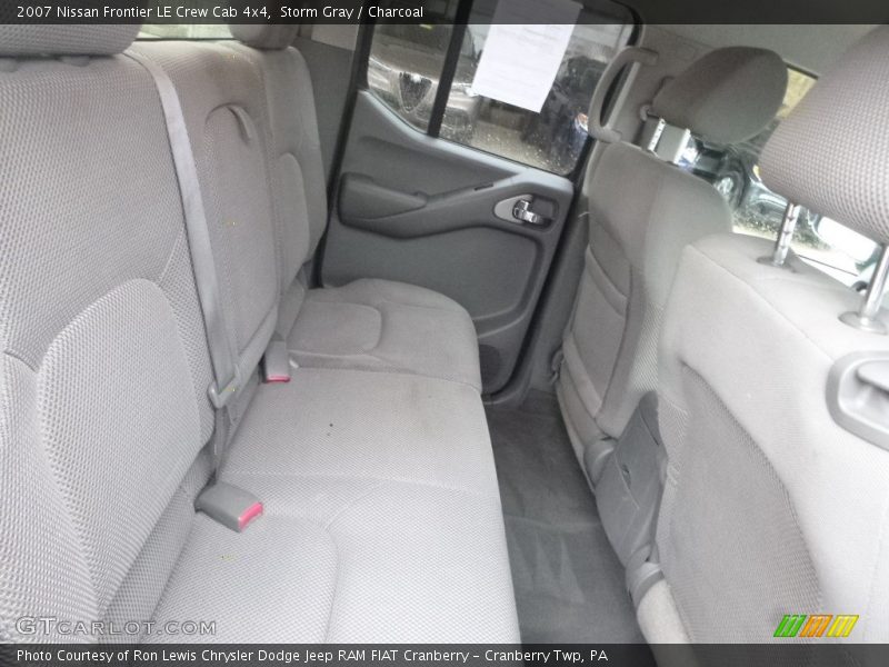 Storm Gray / Charcoal 2007 Nissan Frontier LE Crew Cab 4x4