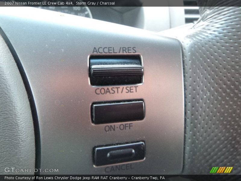 Storm Gray / Charcoal 2007 Nissan Frontier LE Crew Cab 4x4