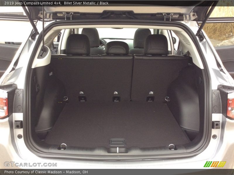  2019 Compass Limited 4x4 Trunk