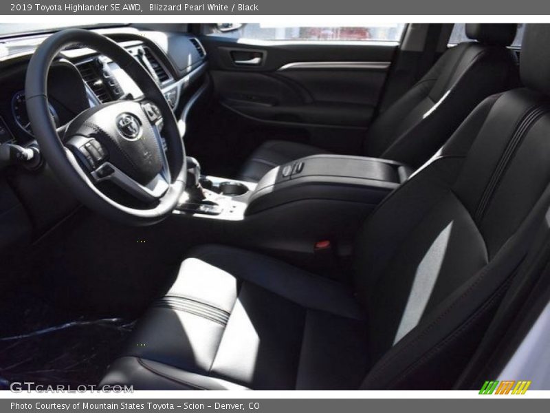 Blizzard Pearl White / Black 2019 Toyota Highlander SE AWD