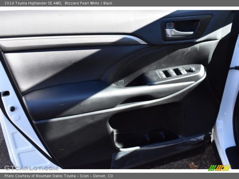 Blizzard Pearl White / Black 2019 Toyota Highlander SE AWD