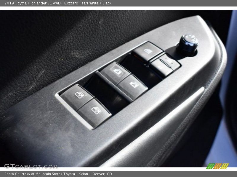 Blizzard Pearl White / Black 2019 Toyota Highlander SE AWD