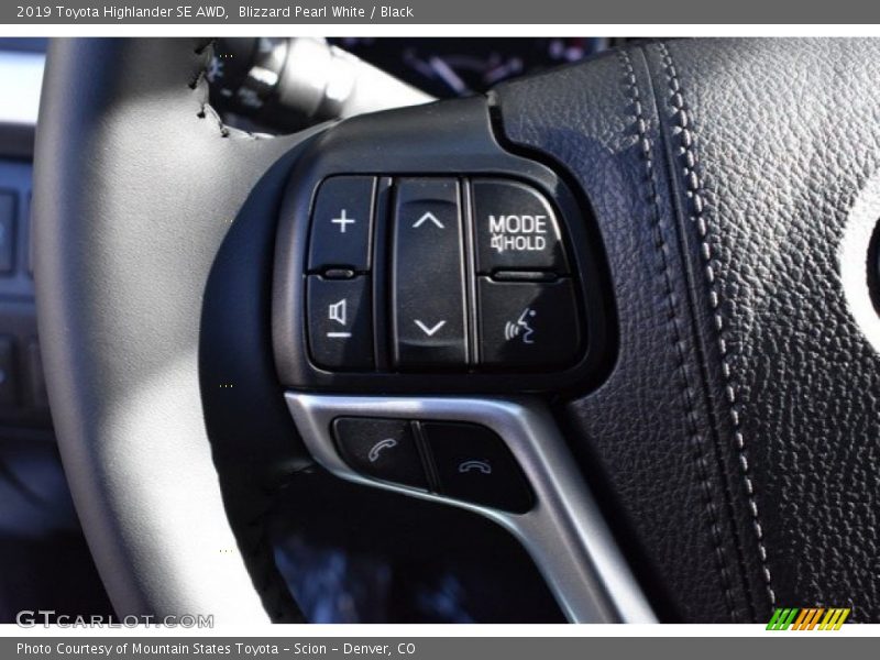 Blizzard Pearl White / Black 2019 Toyota Highlander SE AWD