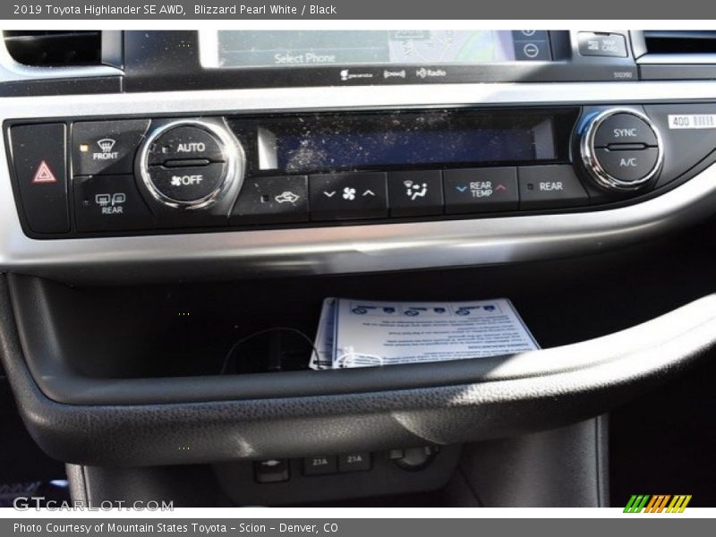 Blizzard Pearl White / Black 2019 Toyota Highlander SE AWD