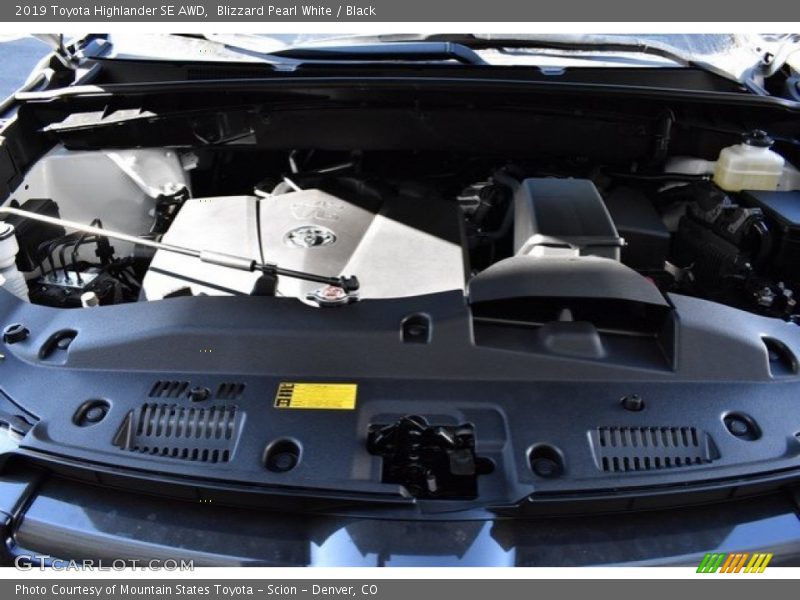 Blizzard Pearl White / Black 2019 Toyota Highlander SE AWD